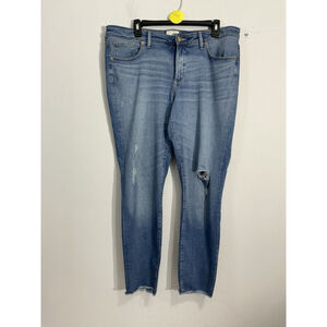 Womans Universal Thread Size 16/33R High Rise Boot Cut Distressed Blue Jeans